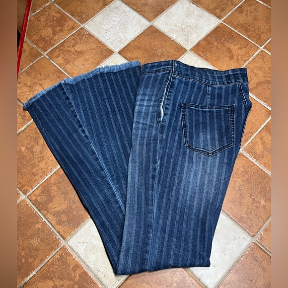 Uniq By Litz Striped Pattern Flared Denim - Picture 12 of 16